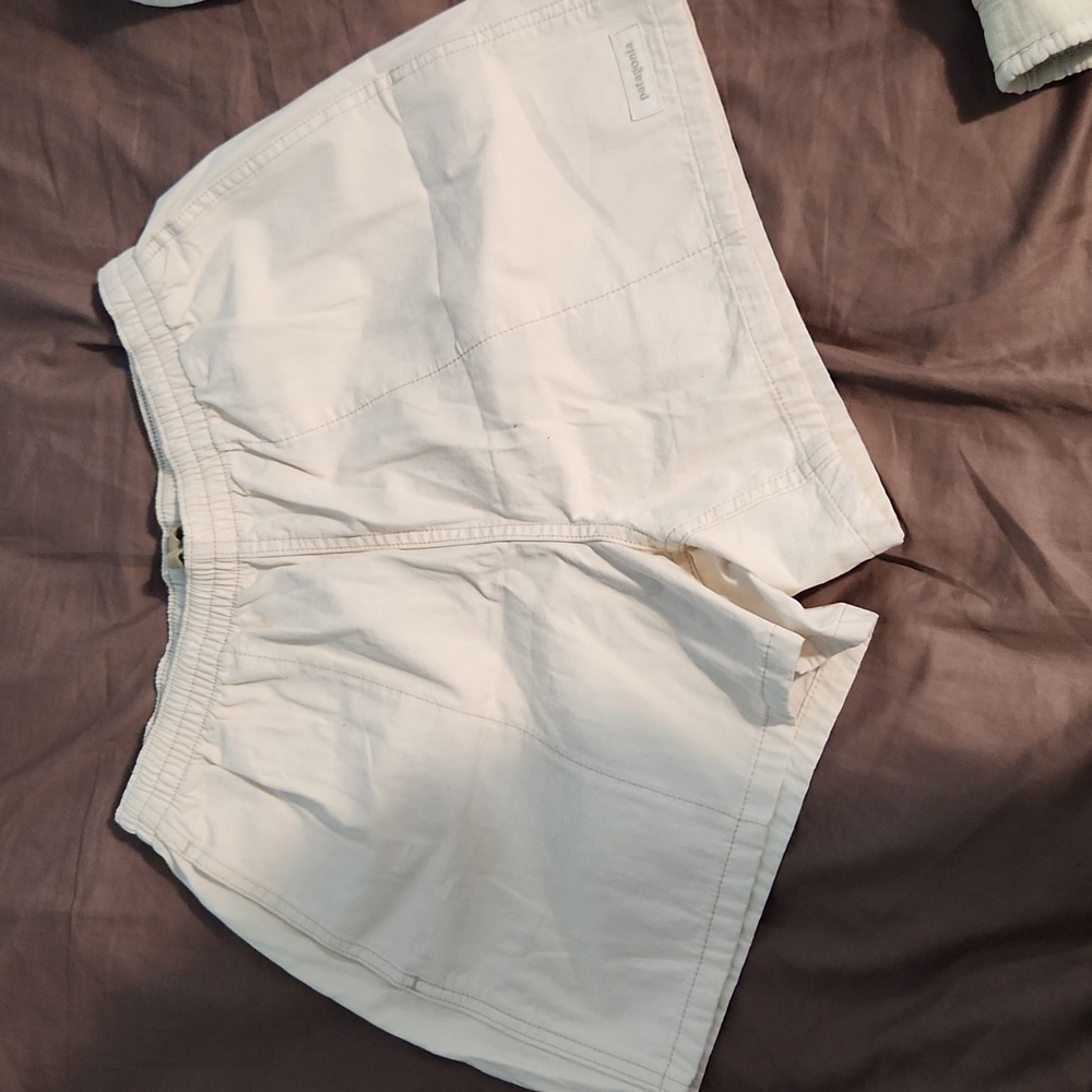 Cream Patagonia Shorts Size Small